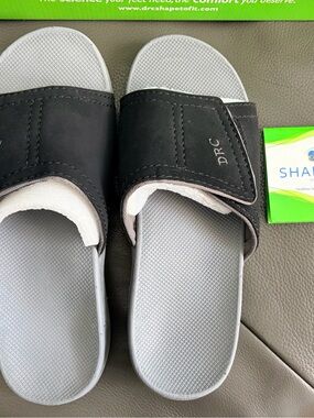 Dr. Comfort size 9 women’s Black and Gray Slide Sandals with Adjustable Strap